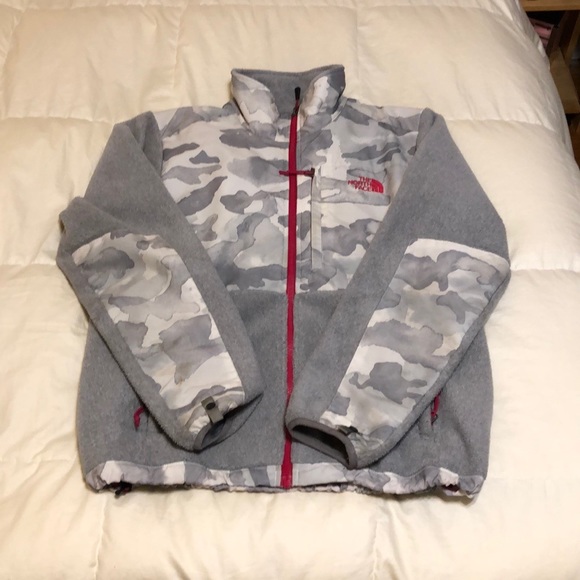The North Face Jackets & Blazers - 💥 LOWEST PRICE (stains)